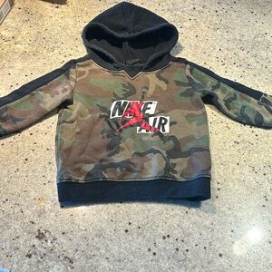 Boys Nike Air Jordan Hooded Sweatshirt Sz 18 month